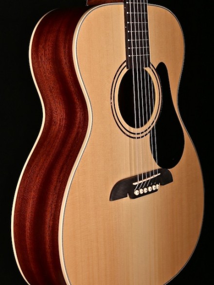 Regent Series OM with Mahogany and Spruce